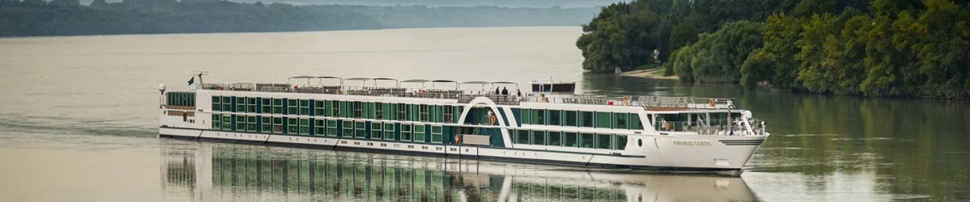 AMADEUS IMPERIAL İLE BAŞTAN SONA MAVİ TUNA NEHRİ Kapak Fotoğrafı